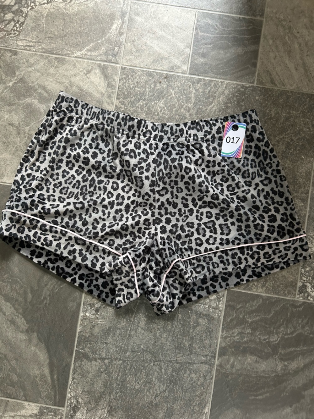 Leopard Print Women's Sleep Shorts - Gray